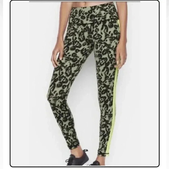 - Victoria sport ocelot green leggings - Picture 2 of 3